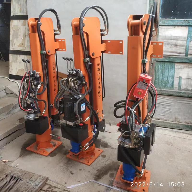 邱县重汽蓝牌随车吊 3.2吨 国六动力强 液压驱动 农用自卸起重机